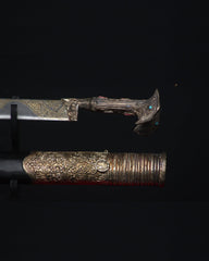 Espada Yatagan estilo siglo XVI
