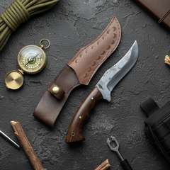 27 cm Hand Forged Carbon Steel Hunting Knife with Walnut Handle