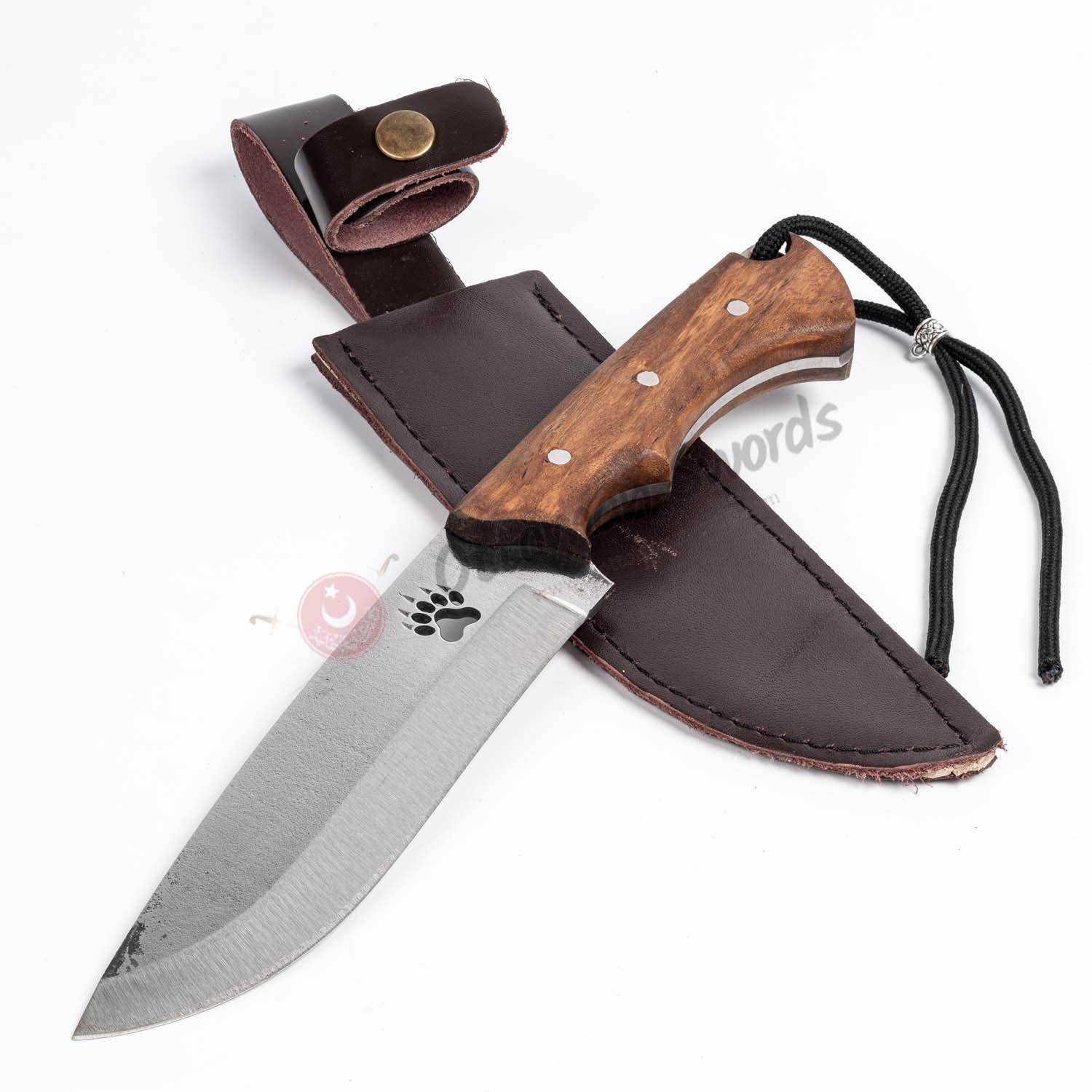 Bushcraft Knife With Walnut Handle and Bear Paw (1)