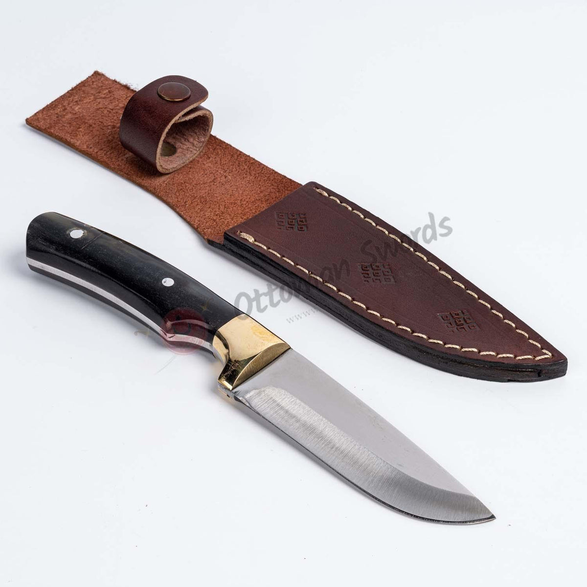 Fixed Blade With Brass Guard Ram Horn Crust Handles Custom Knife (1)
