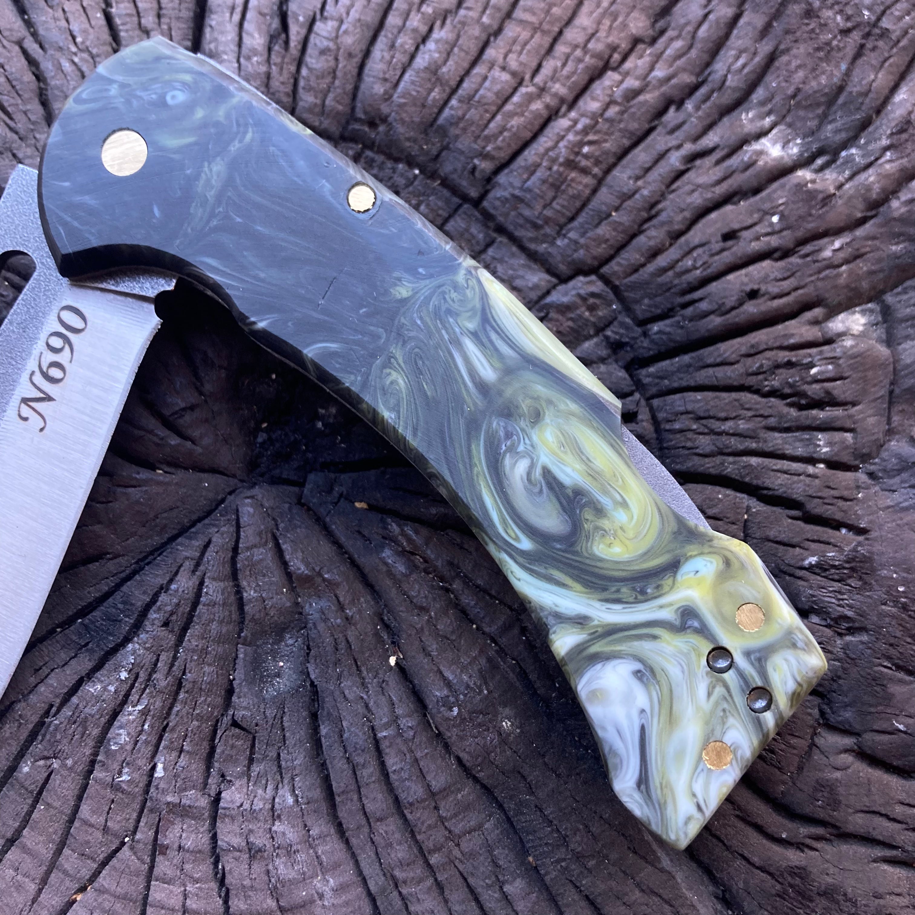 Pocket Knives & Folding Knives