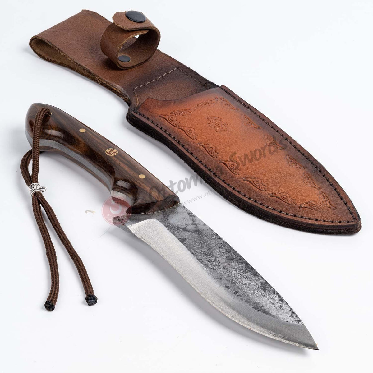 Handmade Carbon Steel Camping Knife Walnut Tree (1)