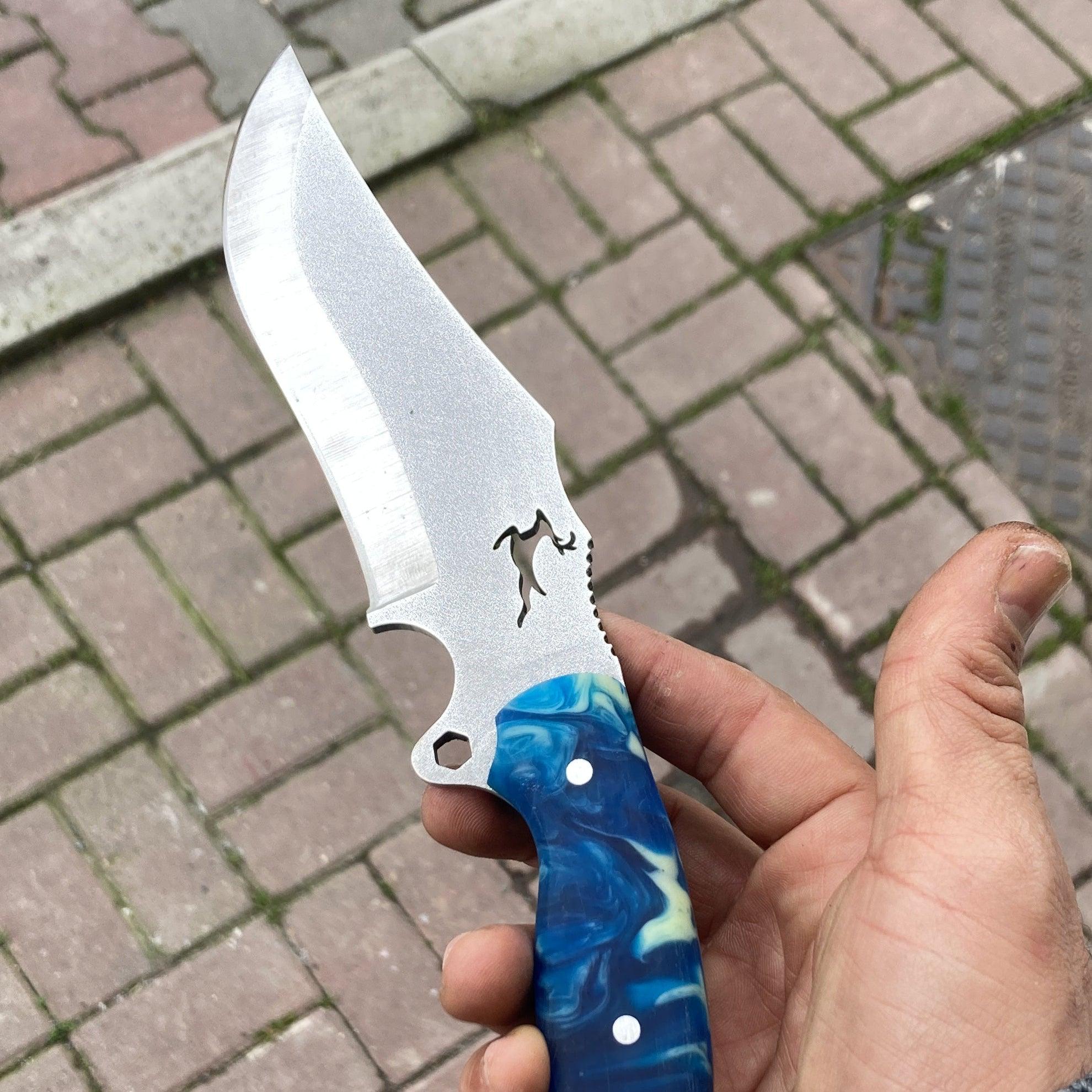 Curved Knife