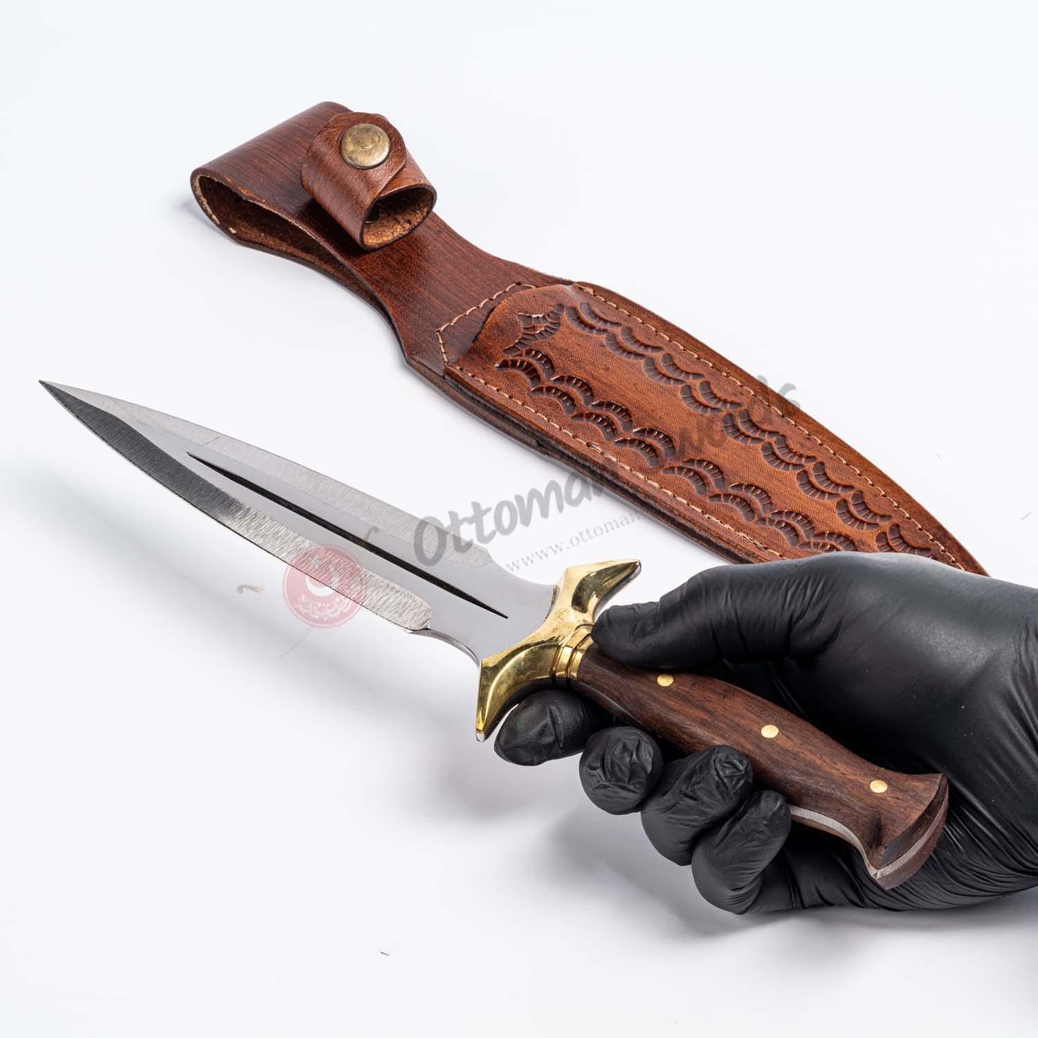 Apple Tree Dagger Walnut Handle, Double Edged Hunter Dagger β Ottoman Swords