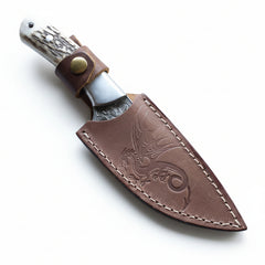 Cuchillo grabado con mango de ciervo