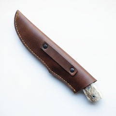 Cuchillo grabado con mango de ciervo