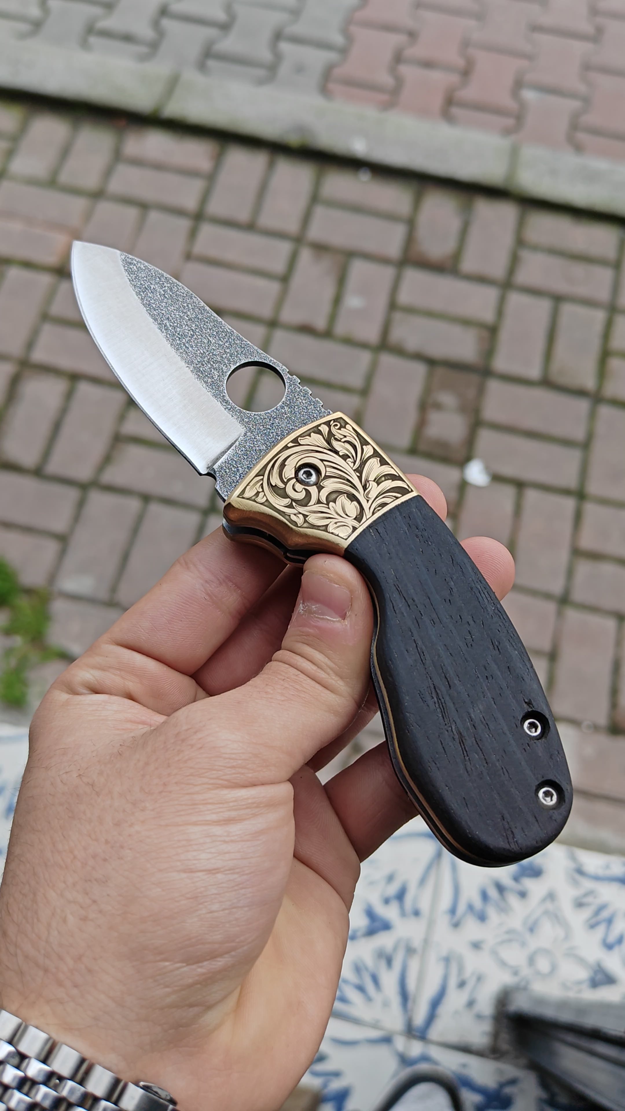 N690 Folding Pocket Knife with Black Wood Handle